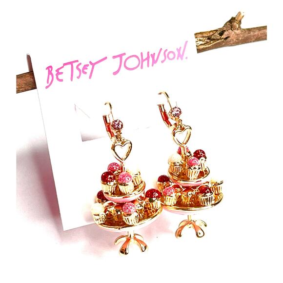Betsey Johnson EARRINGS Dangle Drop Cupcake Wedding Tiered Cake Plate Gold Pink - Picture 5 of 5